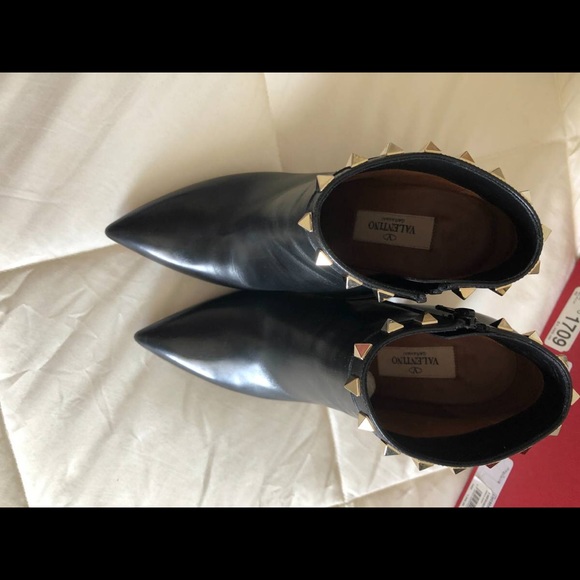 Valentino Shoes - Valentino Rockstud ankle boots